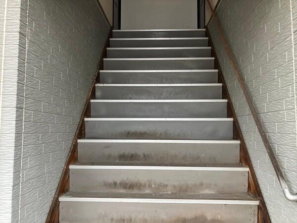 アパート階段シート張替