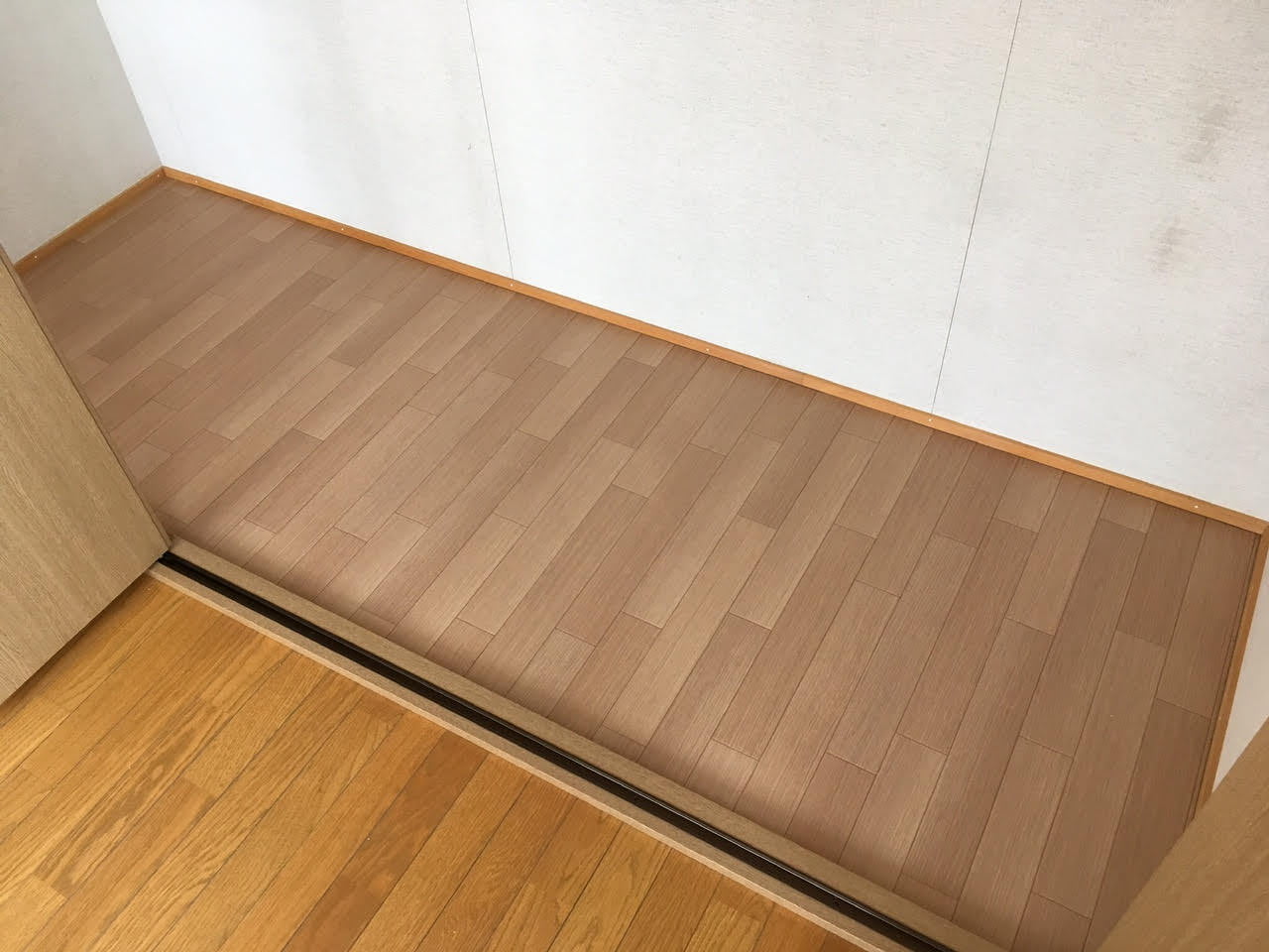 クローゼット床施工後