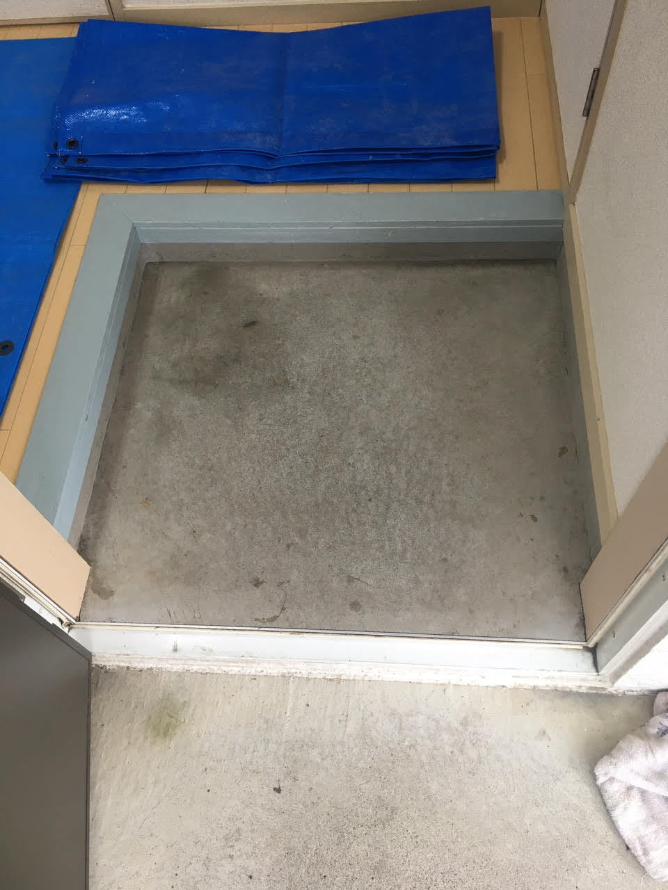 玄関施工前